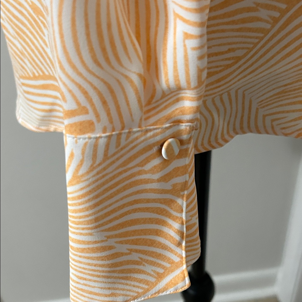 Chico's Size 2 (regular L) Cream and Orange Patterned Blouse - Picture 4 of 8
